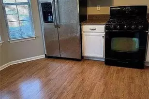 146 Bridge View Dr, Marietta, GA 30066 - Photo 2