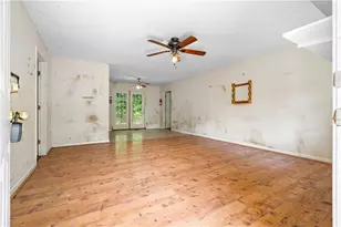 131 Hummingbird Ln SE, Calhoun, GA 30701 - Photo 6