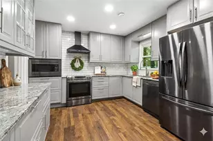 1042 Mountain Woods Ct, Stone Mountain, GA 30087 - Photo 16