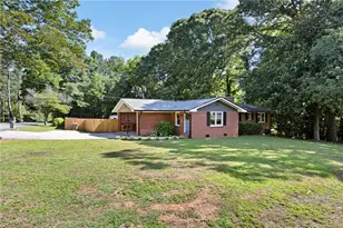 671 Dozier Dr, Marietta, GA 30066 - Photo 2