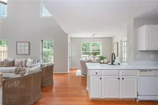1005 Crabapple Lake Cir, Roswell, GA 30076 - Photo 12