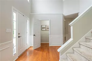 1005 Crabapple Lake Cir, Roswell, GA 30076 - Photo 4