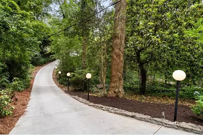 922 Barton Woods Road NE, Atlanta, GA 30307 - Photo 4