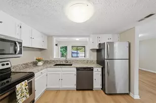 7750 Roswell Rd, Sandy Springs, GA 30350 - Photo 6
