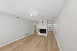 7750 Roswell Rd, Sandy Springs, GA 30350 - Photo 22
