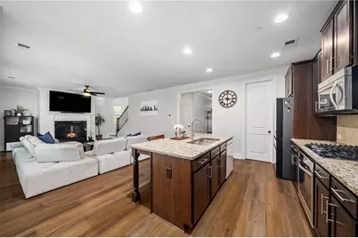 7805 Highland Bluff, Sandy Springs, GA 30328 - Photo 10