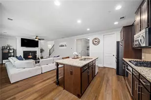 7805 Highland Bluff, Sandy Springs, GA 30328 - Photo 10