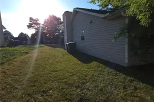 1735 Fox Chase Ct, Conyers, GA 30013 - Photo 2