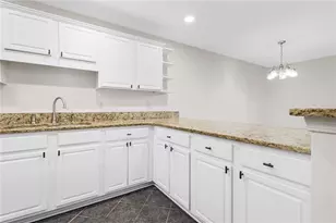1805 Brighton Point, Atlanta, GA 30328 - Photo 8