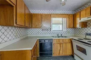 122 Sandalwood Cir, Lawrenceville, GA 30046 - Photo 12