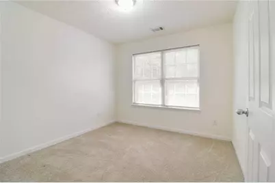 9425 Lakeview Road, Union City, GA 30291 - Photo 32