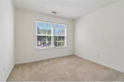9425 Lakeview Road, Union City, GA 30291 - Photo 36