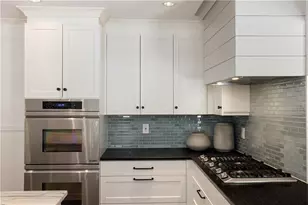 1100 Kingston Dr, Atlanta, GA 30342 - Photo 28