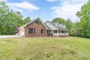 2291 Rabbit Farm Cir, Loganville, GA 30052 - Photo 4
