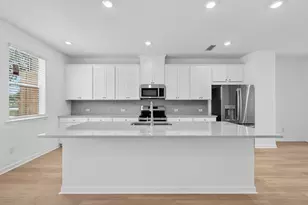 625 Oak Bluff Dr, Cumming, GA 30040 - Photo 2