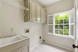 2570 Club Springs Dr, Roswell, GA 30076 - Photo 16