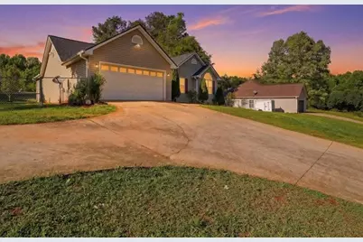 7154 Cedar Hill Drive, Gainesville, GA 30507 - Photo 2