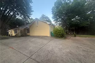 981 Woodward Park Dr, Suwanee, GA 30024 - Photo 2