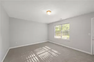 1090 Drawbridge Dr, Riverdale, GA 30296 - Photo 18