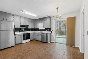 120 Woodcrest Dr, Covington, GA 30016 - Photo 8