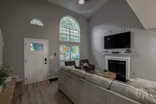 2005 Downs Pl, Lithonia, GA 30058 - Photo 4