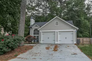 2005 Downs Pl, Lithonia, GA 30058 - Photo 2