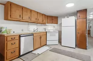 114 Oakcrest Cir, Canton, GA 30115 - Photo 6