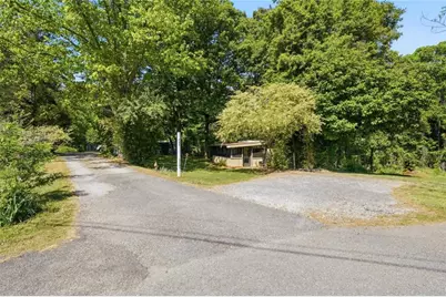 114 Oakcrest Circle, Canton, GA 30115 - Photo 2