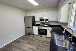 7847 Sugarland Dr, Jonesboro, GA 30236 - Photo 4