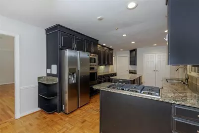 6095 River Shore Parkway NW, Sandy Springs, GA 30328 - Photo 14