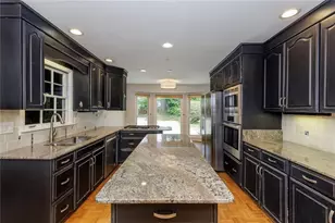 6095 River Shore Pkwy NW, Sandy Springs, GA 30328 - Photo 16