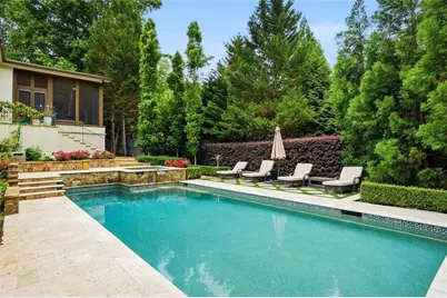 625 W Northway Lane, Atlanta, GA 30342 - Photo 8