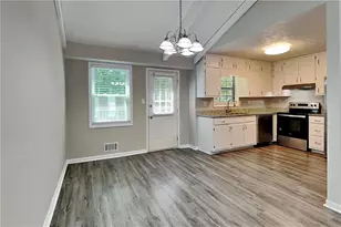 1627 Eric Cir, Lawrenceville, GA 30043 - Photo 4