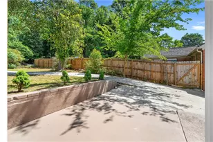 1689 Derry Ave SW, Atlanta, GA 30310 - Photo 36