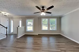 524 Meadowfield Ct, Lawrenceville, GA 30043 - Photo 4
