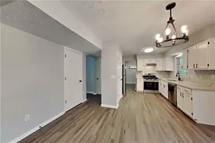 524 Meadowfield Ct, Lawrenceville, GA 30043 - Photo 6