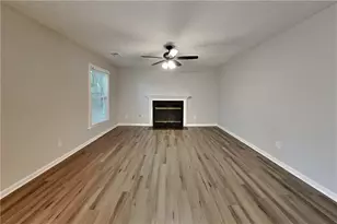 524 Meadowfield Ct, Lawrenceville, GA 30043 - Photo 2