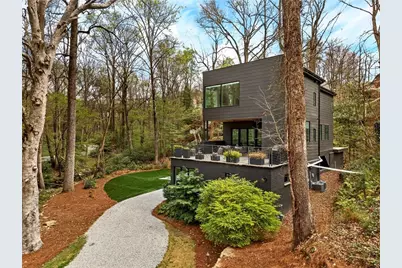 585 Mountain Way NE, Atlanta, GA 30342 - Photo 2