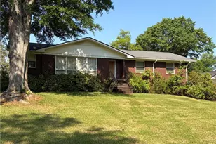 701 Oakcrest Dr, Rockmart, GA 30153 - Photo 1