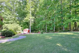 1821 Wesleyan Ln, Loganville, GA 30052 - Photo 6