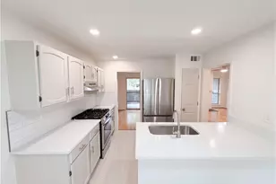 1128 Weatherstone Dr NE, Atlanta, GA 30324 - Photo 2
