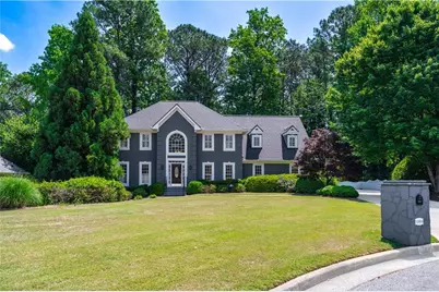 10985 Wilshire Chase Drive, Johns Creek, GA 30097 - Photo 2