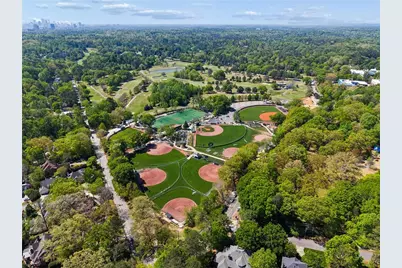 4775 Merlendale Court, Atlanta, GA 30327 - Photo 18