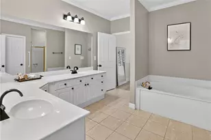 8000 Lexington Dr, Roswell, GA 30075 - Photo 14