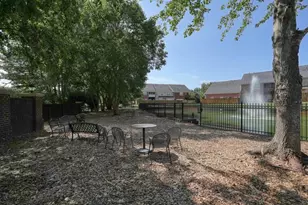 8000 Lexington Dr, Roswell, GA 30075 - Photo 30