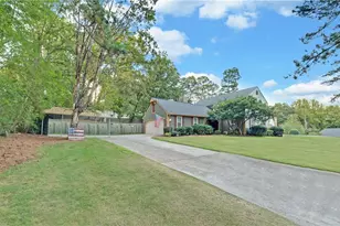 3341 Edgewood Cir, Gainesville, GA 30506 - Photo 2