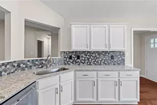 1100 Avalon Dr, Lawrenceville, GA 30044 - Photo 6