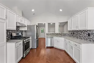 1100 Avalon Dr, Lawrenceville, GA 30044 - Photo 4