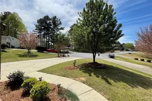 11255 Abbotts Station Dr, Duluth, GA 30097 - Photo 2
