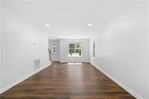 11255 Abbotts Station Dr, Duluth, GA 30097 - Photo 16